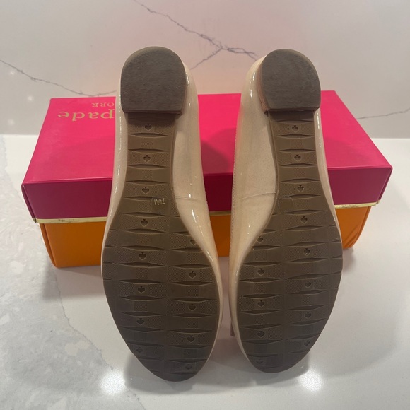 KATE SPADE Tock Bow Ballet Flats Cream/Pink Patent Leather US7.5 - Picture 2 of 8
